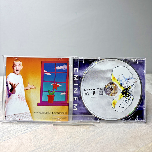 Eminem – The Slim Shady LP (explicit, CD) - Picture 3 of 5